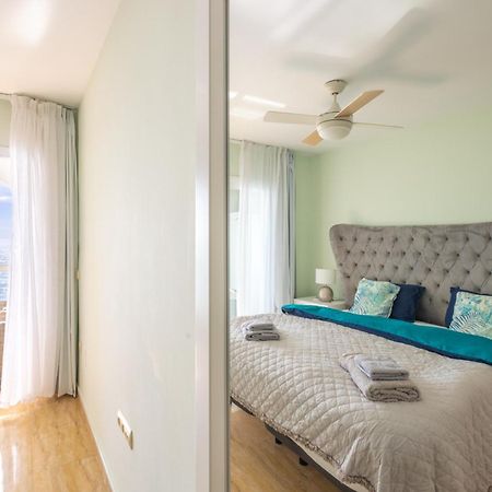 Apartment Aguamarina On The Beach Front Malaga Bagian luar foto