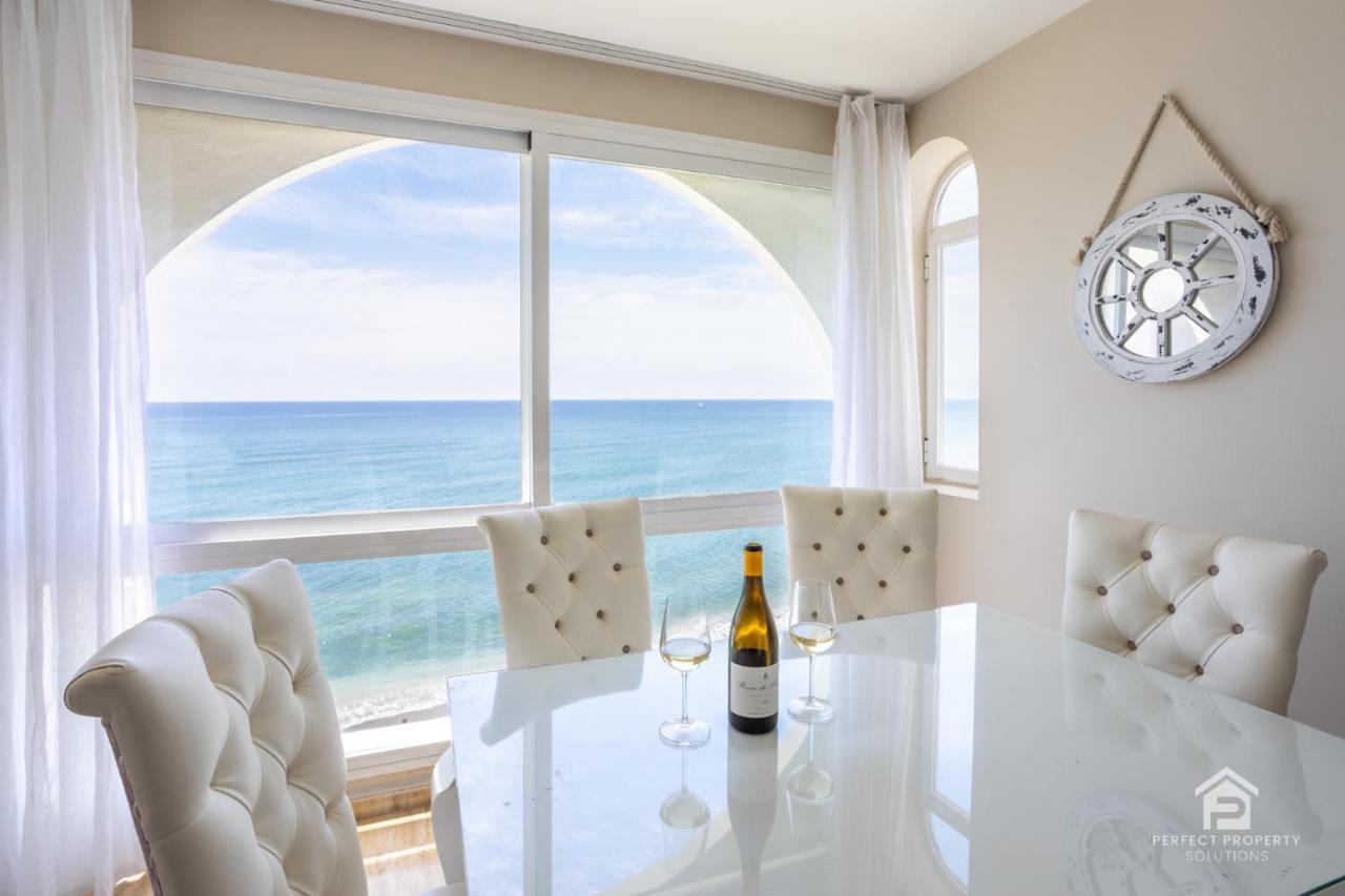 Apartment Aguamarina On The Beach Front Malaga Bagian luar foto