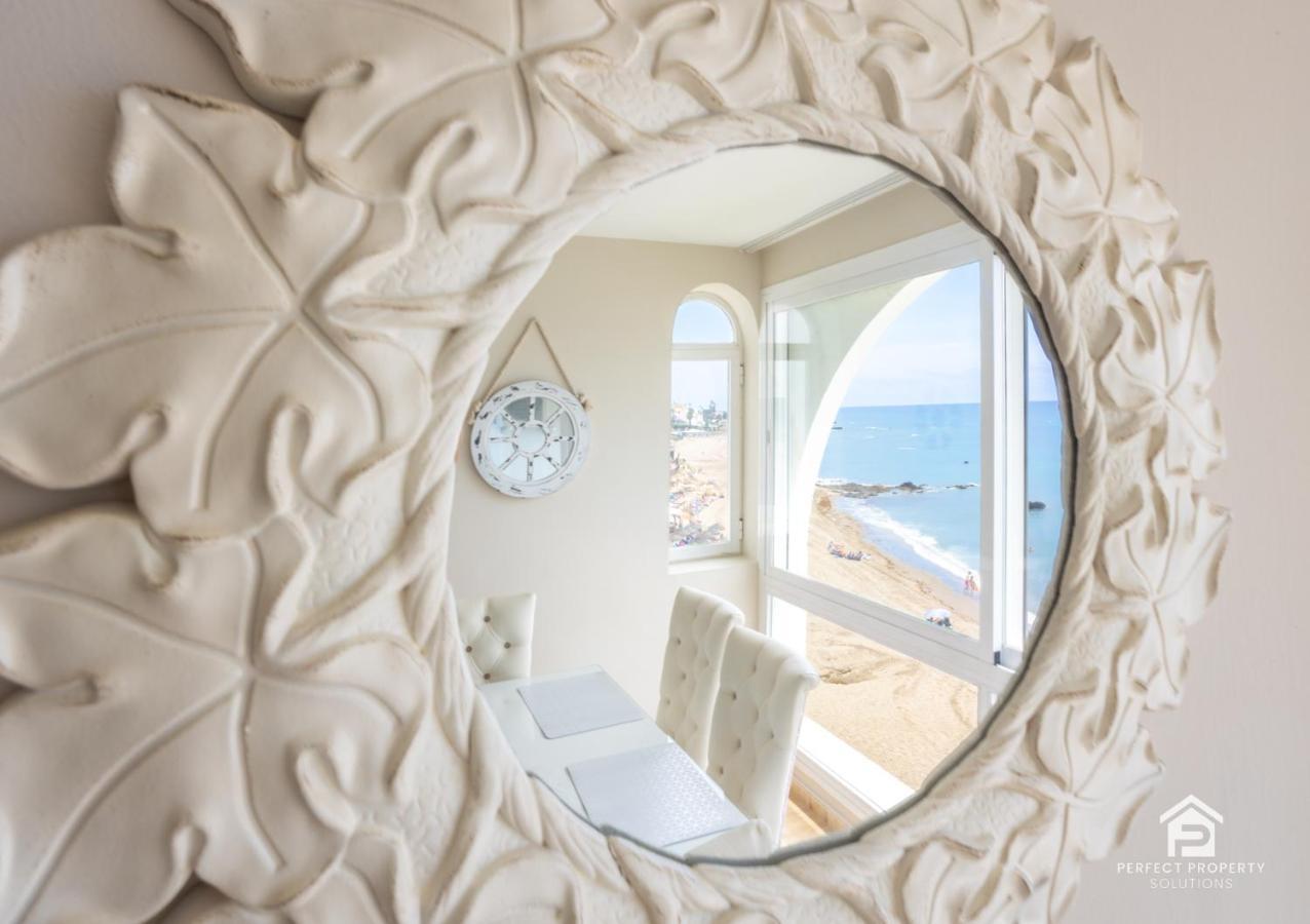 Apartment Aguamarina On The Beach Front Malaga Bagian luar foto