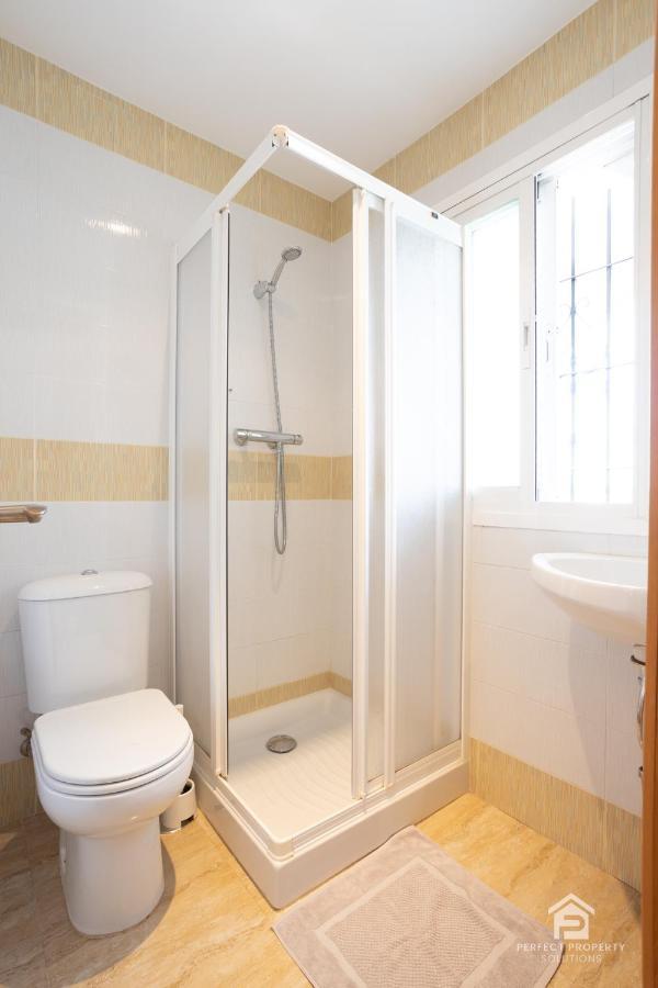 Apartment Aguamarina On The Beach Front Malaga Bagian luar foto