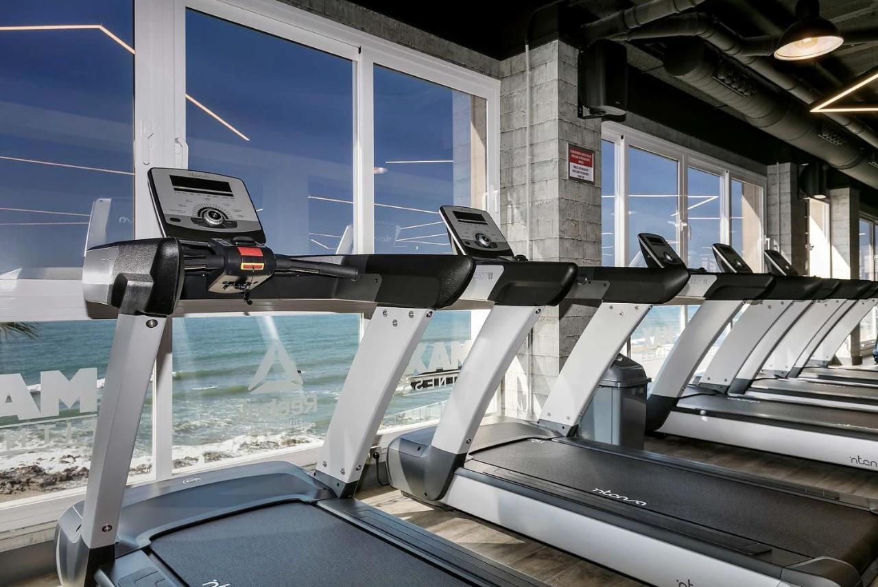 Apartment Aguamarina On The Beach Front Malaga Bagian luar foto