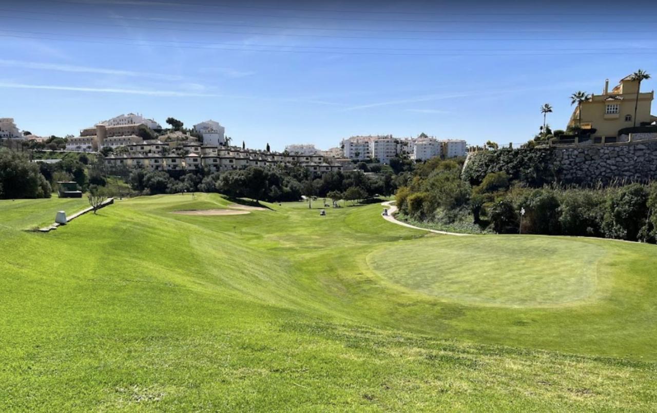 Apartment Aguamarina On The Beach Front Malaga Bagian luar foto