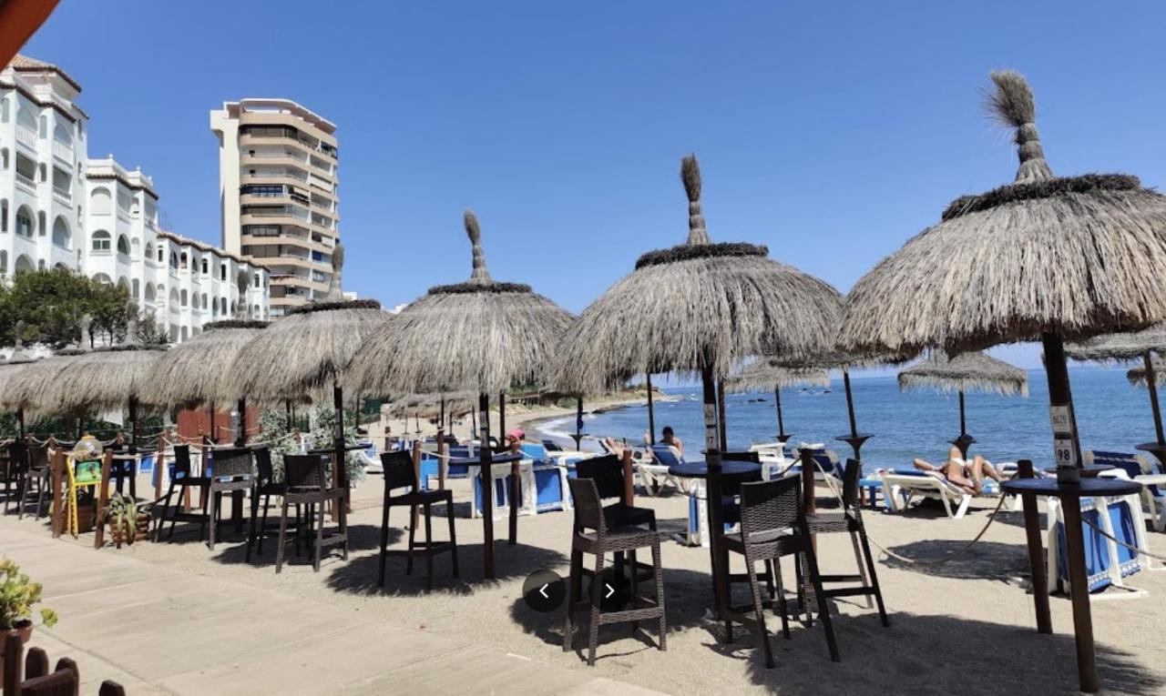 Apartment Aguamarina On The Beach Front Malaga Bagian luar foto