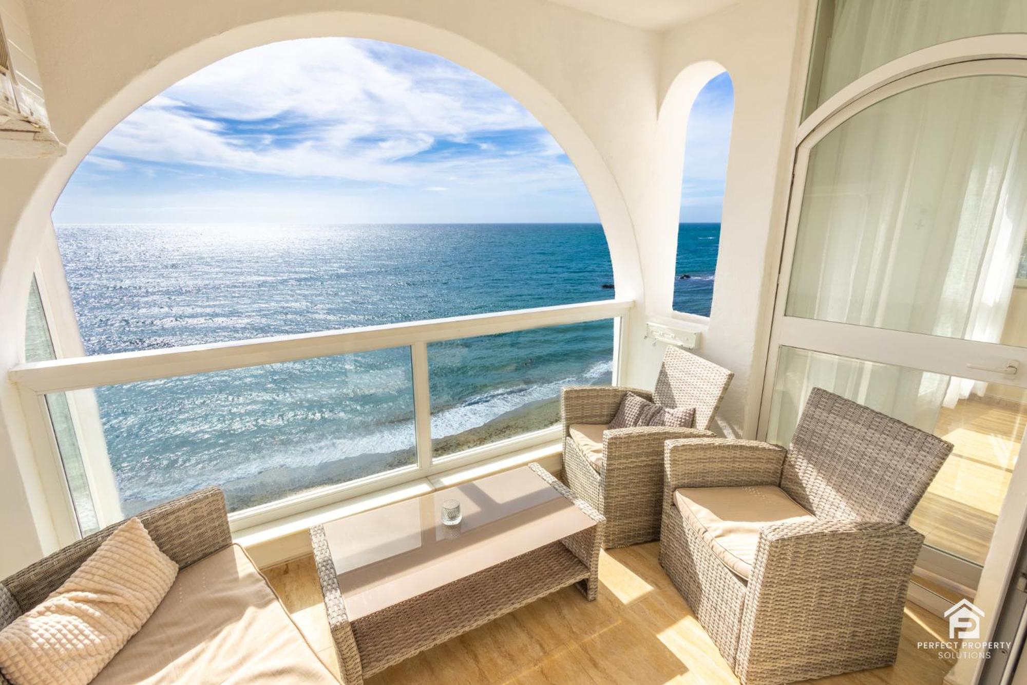 Apartment Aguamarina On The Beach Front Malaga Bagian luar foto