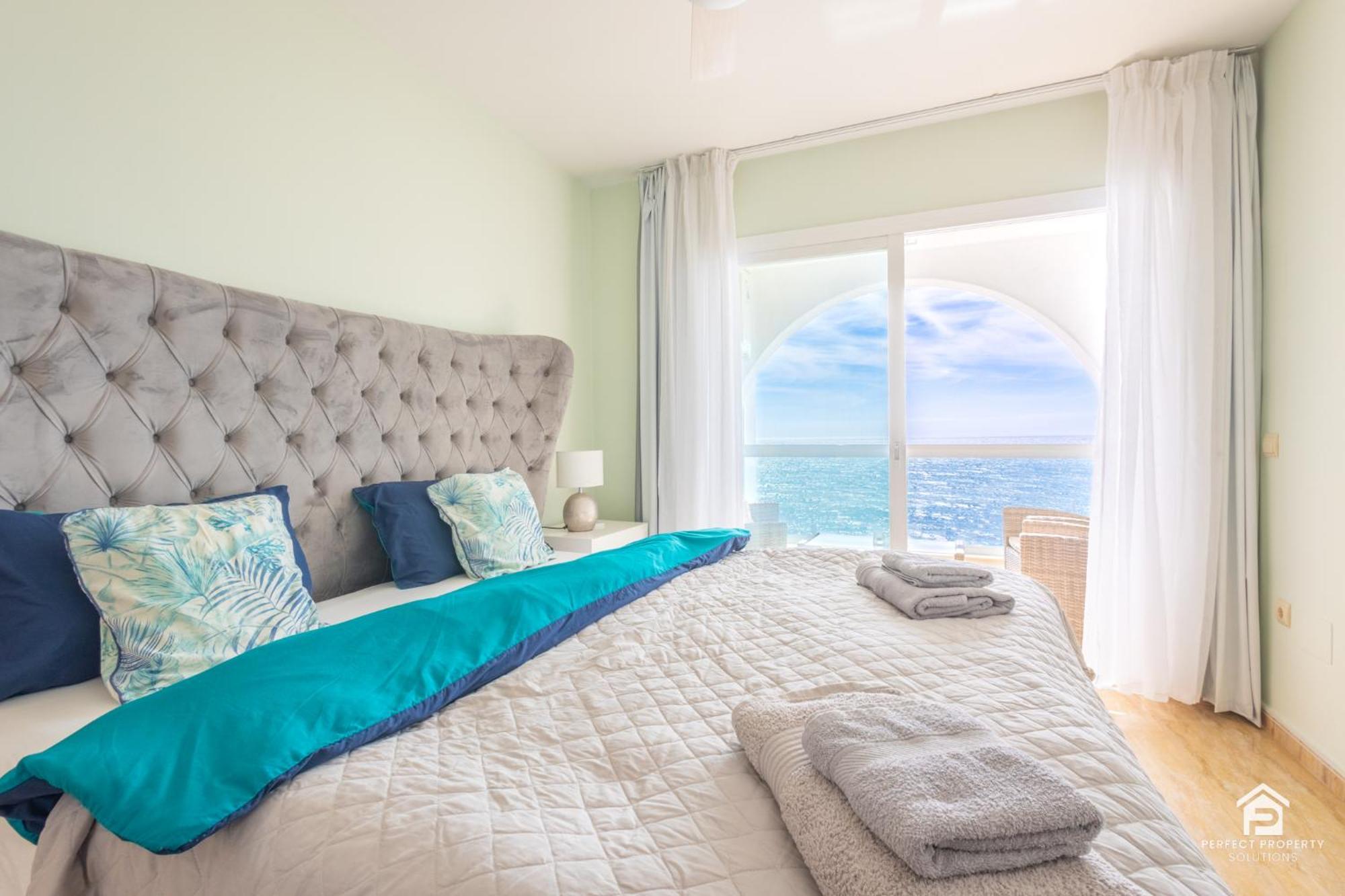 Apartment Aguamarina On The Beach Front Malaga Bagian luar foto